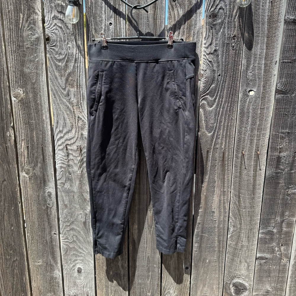 Athleta Black Modern Metro Cropped Capri Leggings Size XS